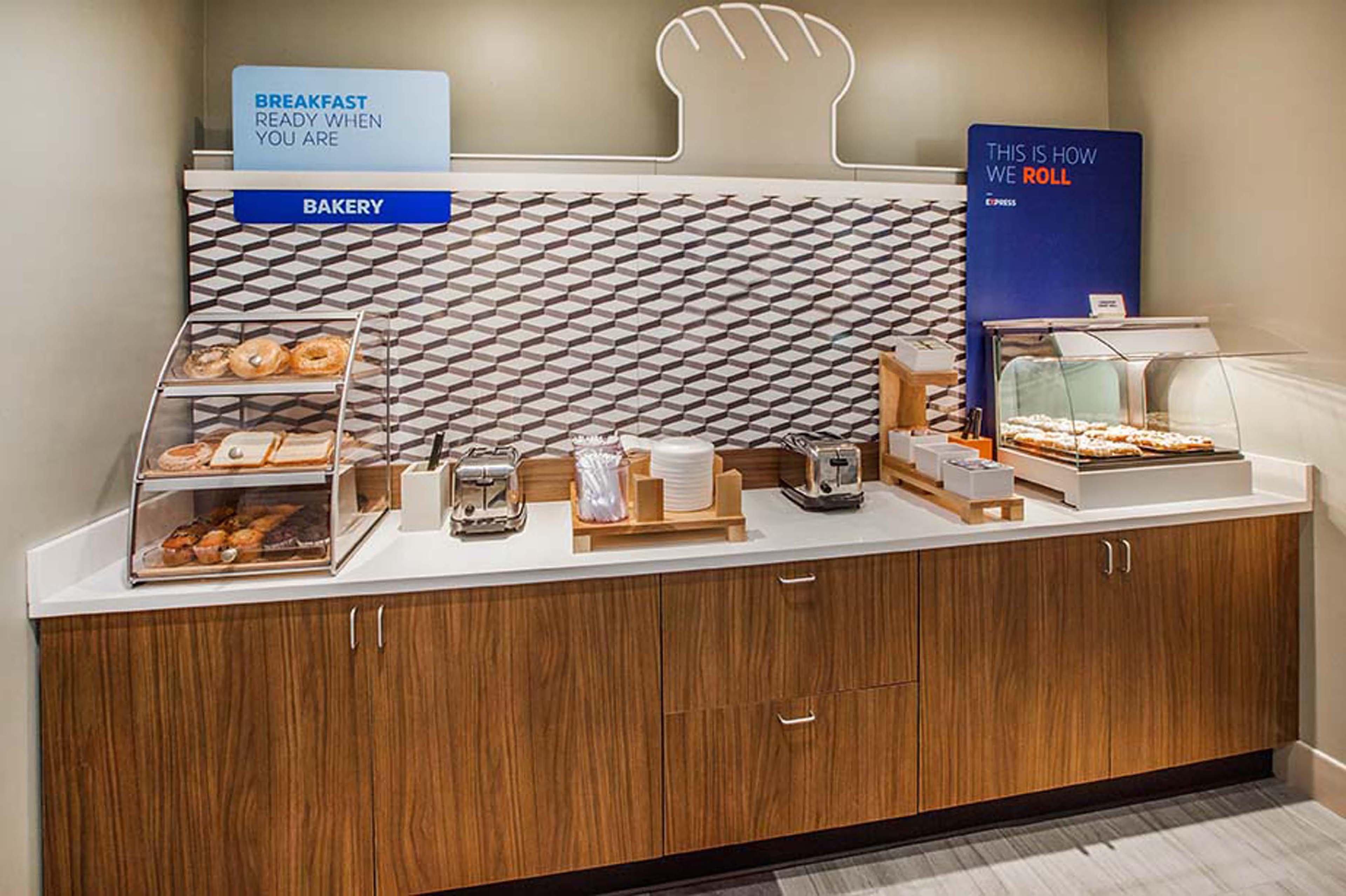 Holiday Inn Express Morgantown By Ihg Екстериор снимка