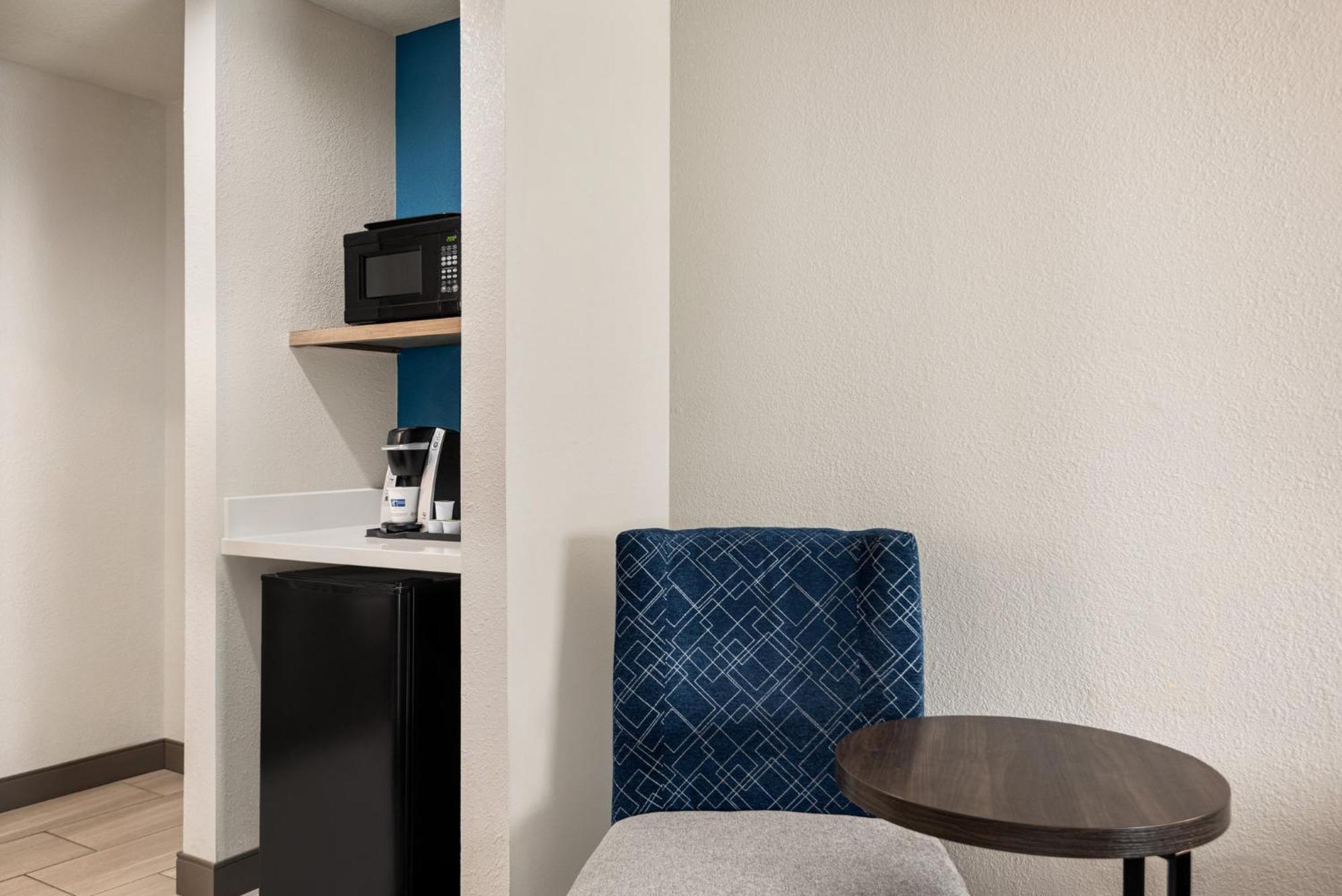 Holiday Inn Express Morgantown By Ihg Екстериор снимка