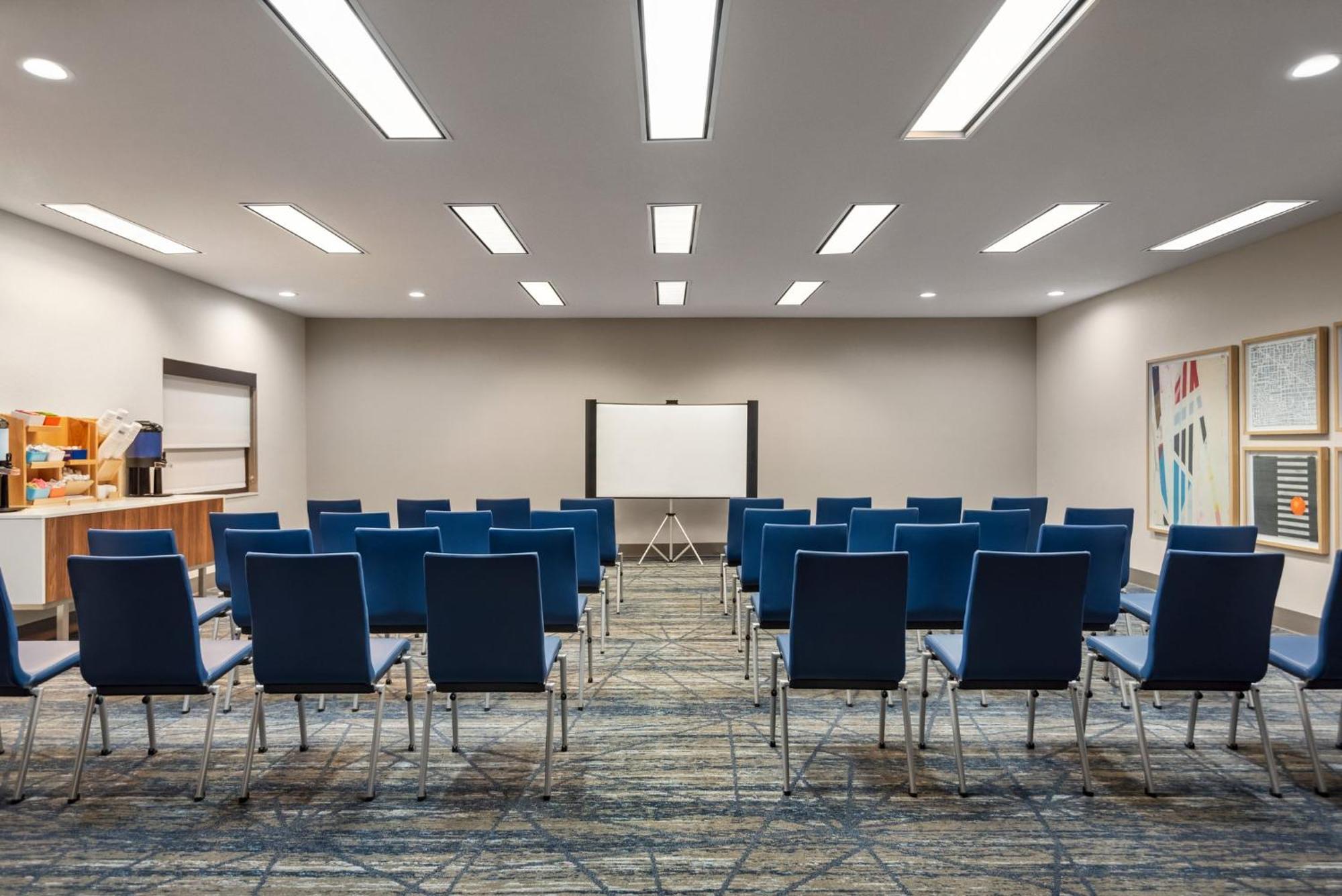 Holiday Inn Express Morgantown By Ihg Екстериор снимка